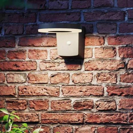 PHILIPS Zonal Solar IP44 LED wall light + sensor